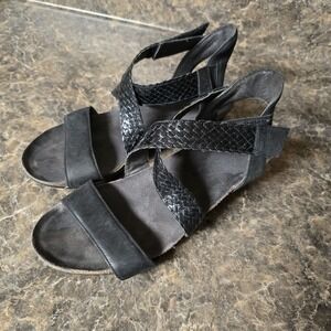 Naot Sandals Womens‎ Black Leather 39 Cupid Snake Print 8 Wedge Shoes